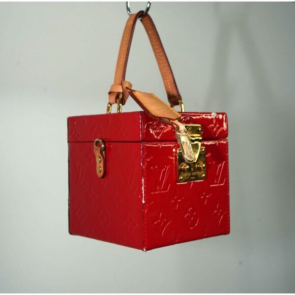 Louis Vuitton LV Monogram Vernis Bleecker Box Shoulder Bag Red Women's w/ DAMAGE - Picture 2 of 9
